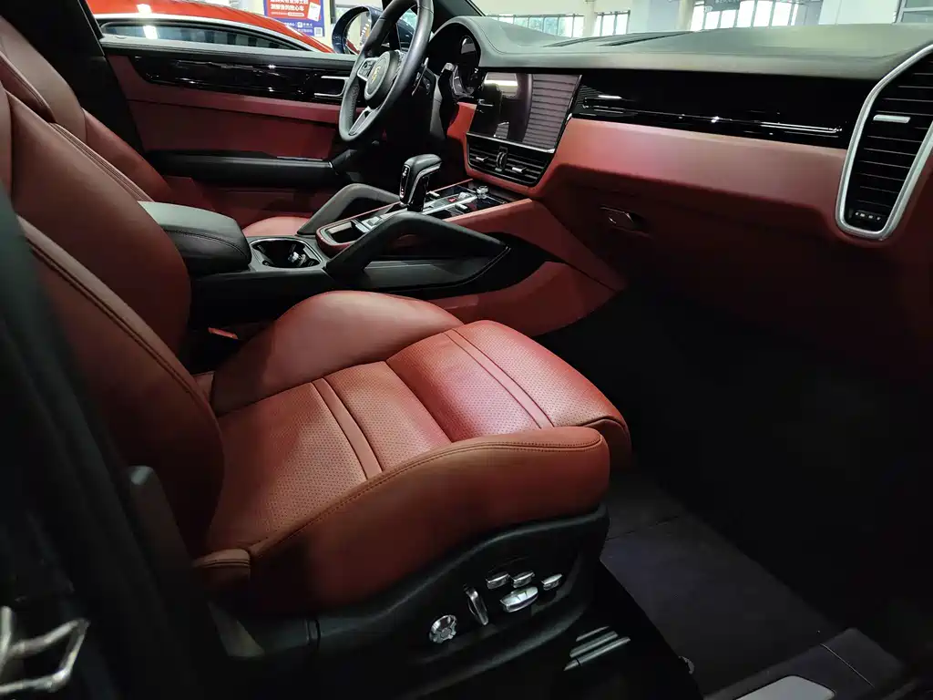 Porsche Cayenne — миниатюра 17