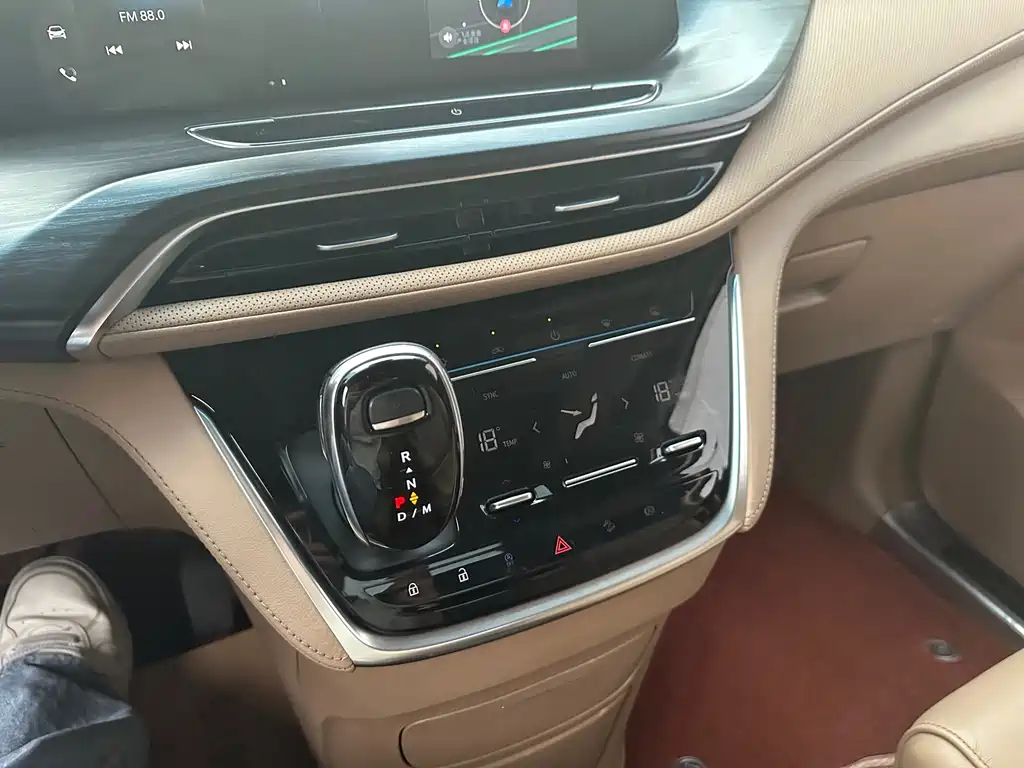 Buick GL8 — миниатюра 11