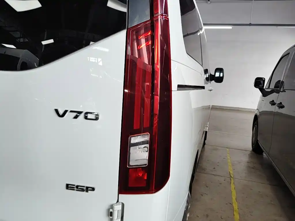 MAXUS V70 — миниатюра 8