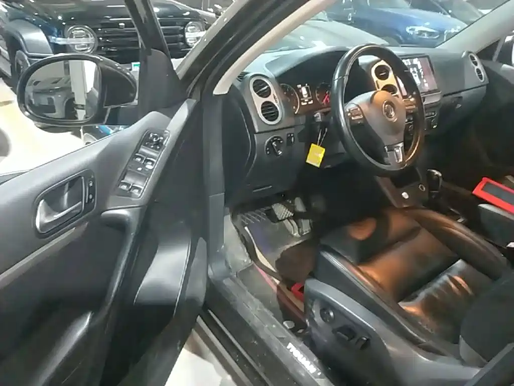 Volkswagen Tiguan — миниатюра 16