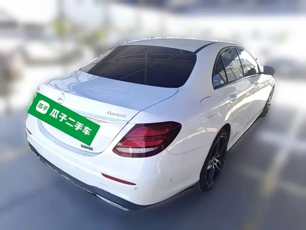 Mercedes-Benz E-Class — миниатюра 10