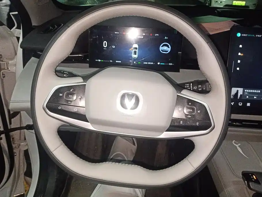 Changan UNI-Z New Energy — миниатюра 15