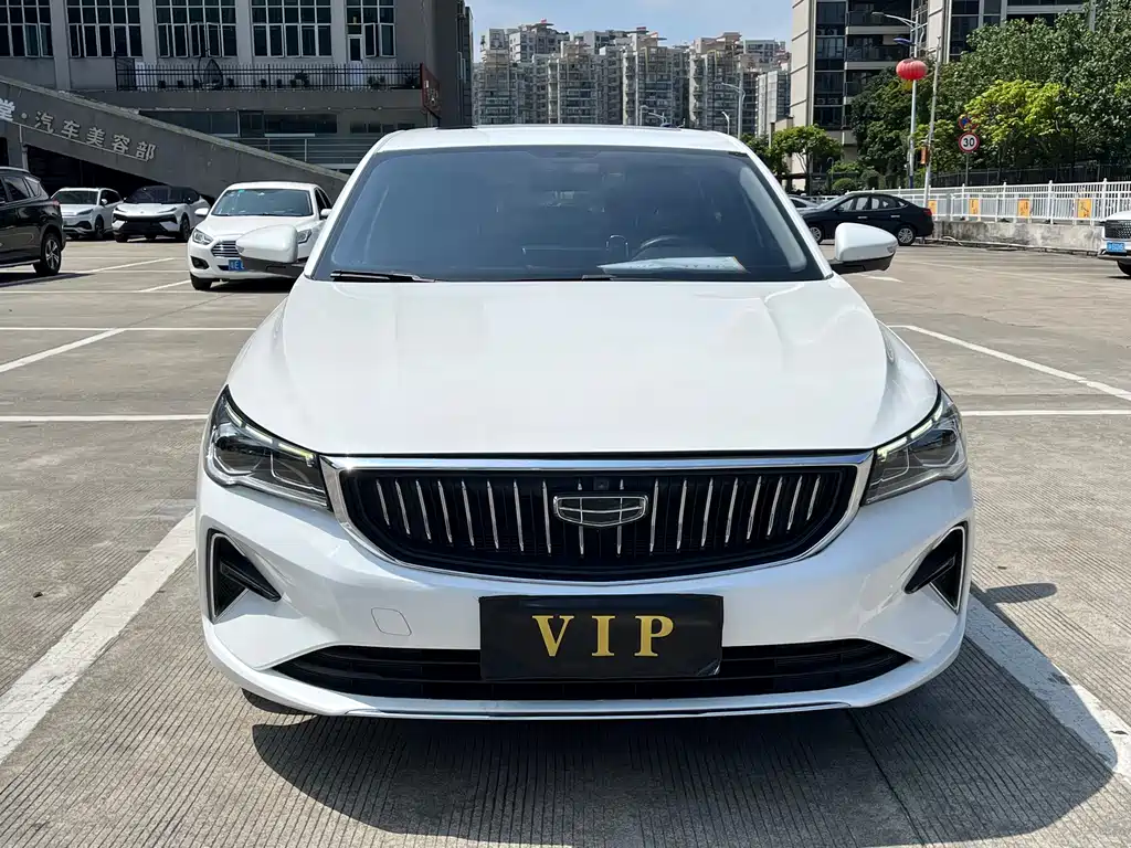 Geely Emgrand 2022 4 1.5L CVT Luxury