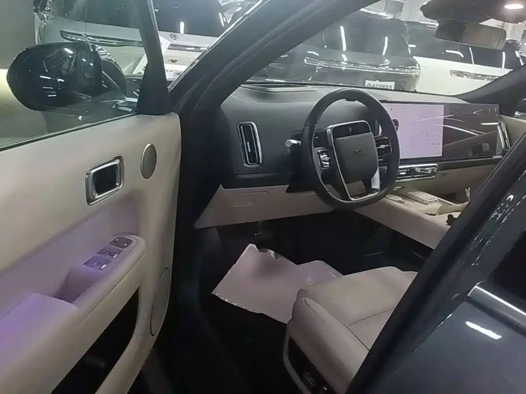 Li Auto Li L8 — миниатюра 16