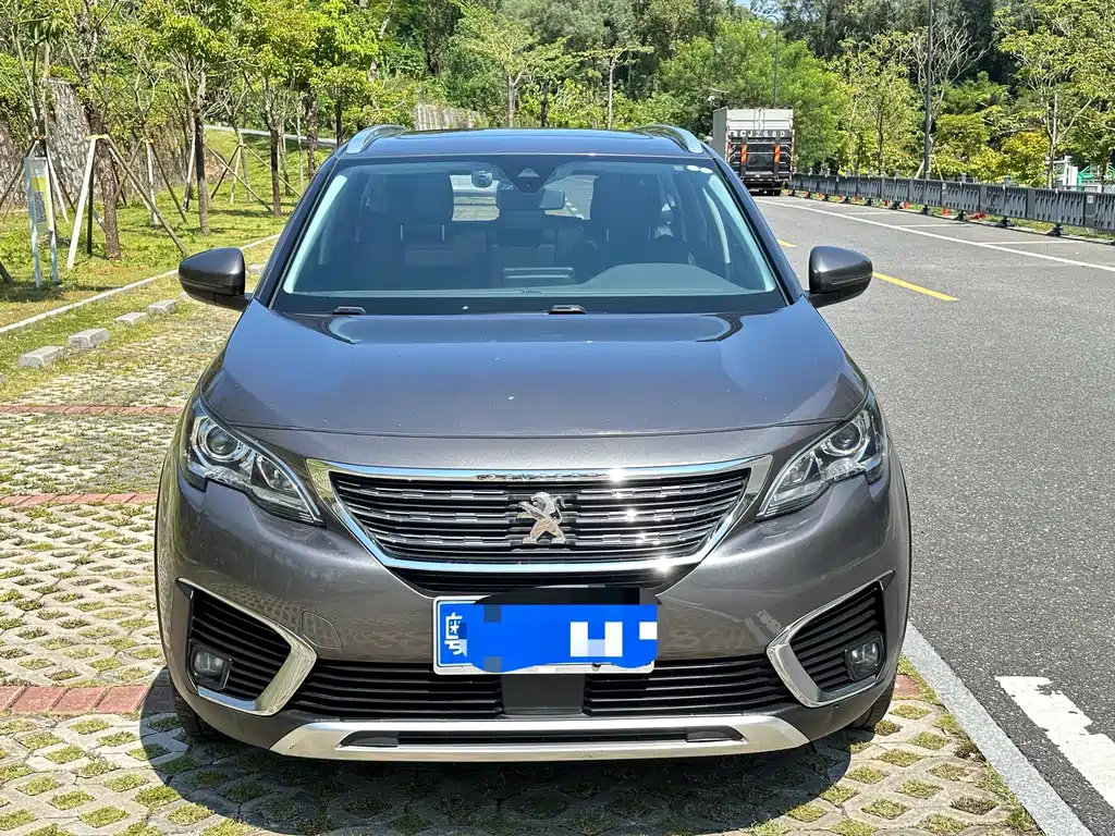 Peugeot 5008 — миниатюра 2