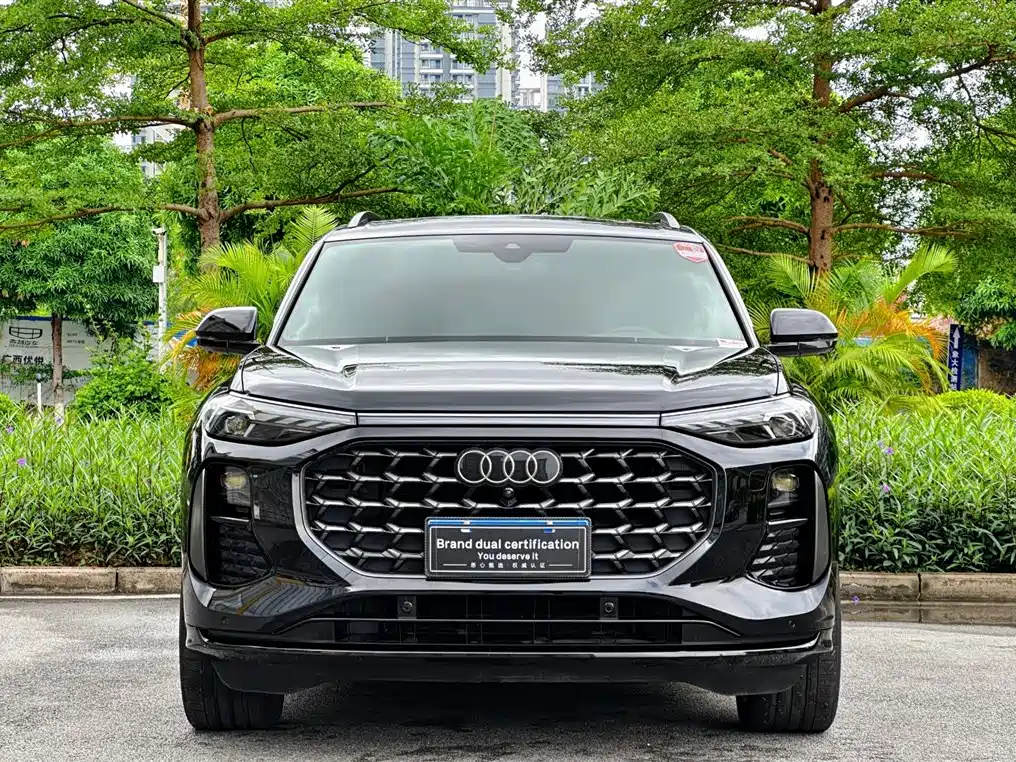 Audi Q6 2024 45 TFSI quattro 7 мест