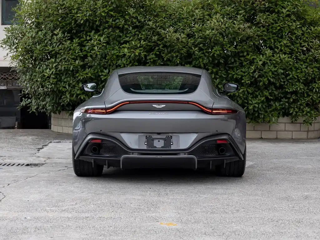 Aston Martin V8 Vantage — миниатюра 12