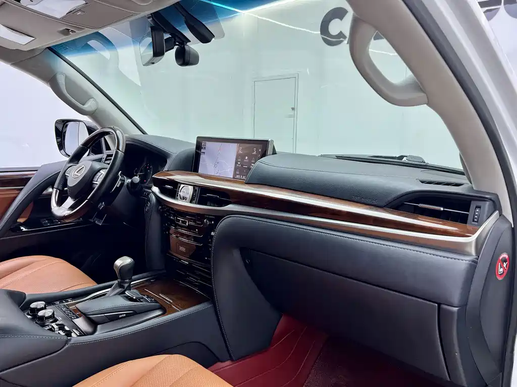 Lexus LX — миниатюра 38