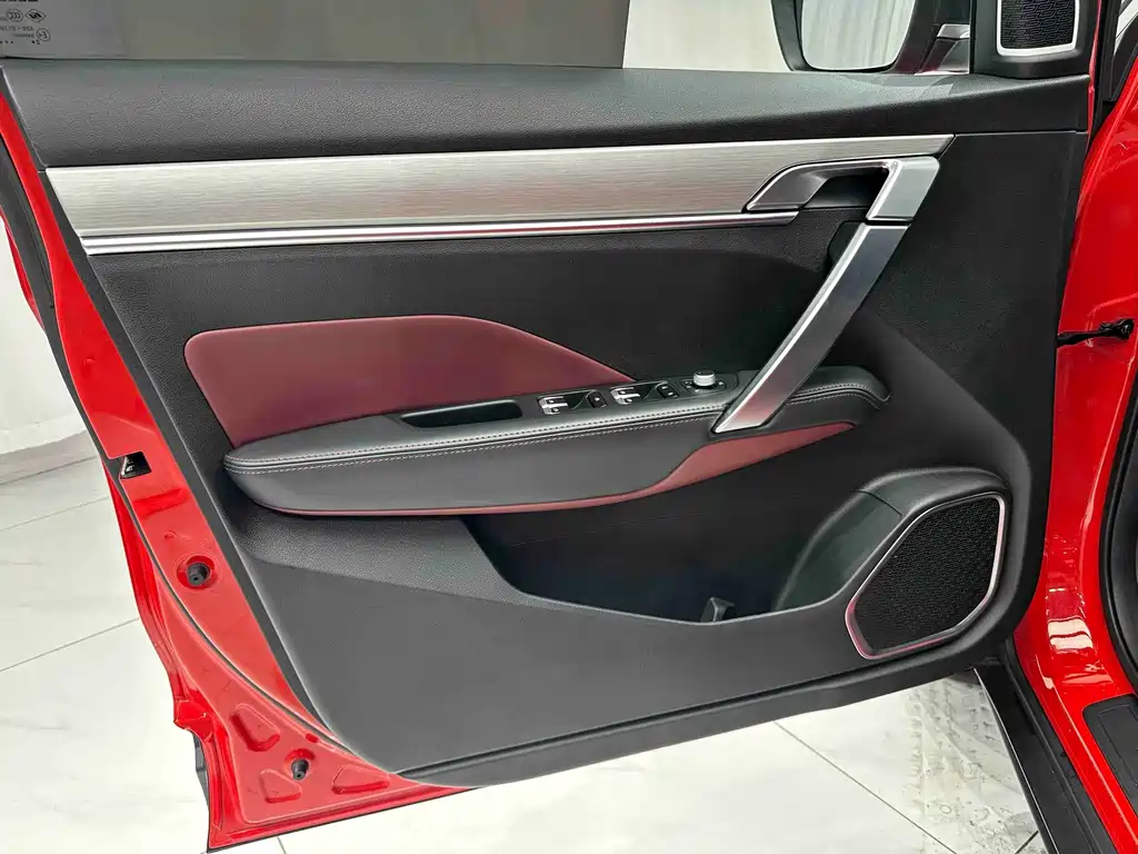 Geely Binyue — миниатюра 8