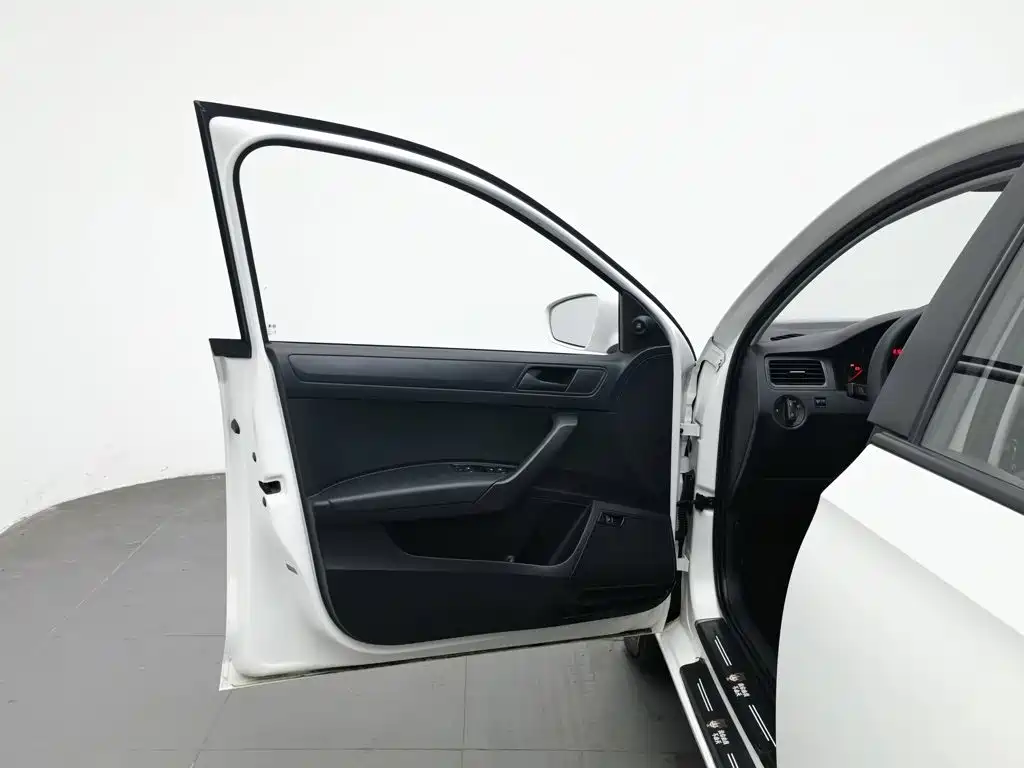 Volkswagen Santana — миниатюра 8