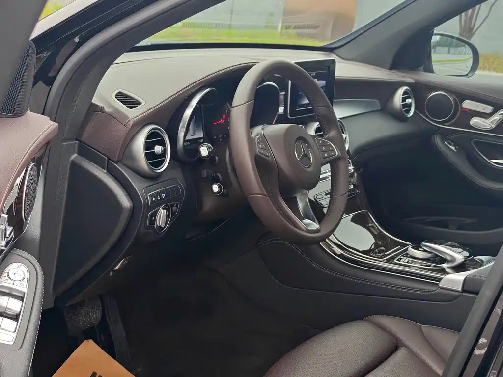 Mercedes-Benz GLC — миниатюра 8