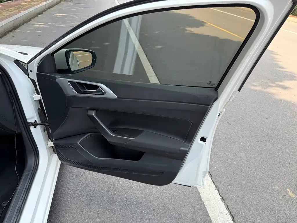 Volkswagen Polo — миниатюра 10