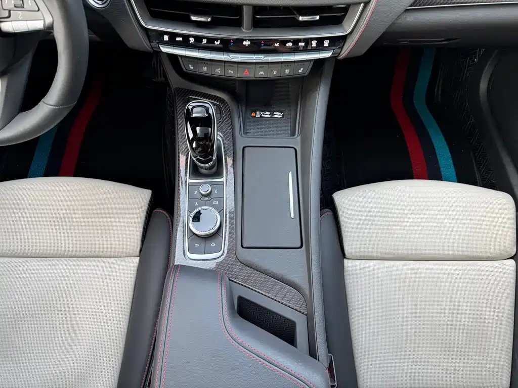 Cadillac CT5 — миниатюра 9