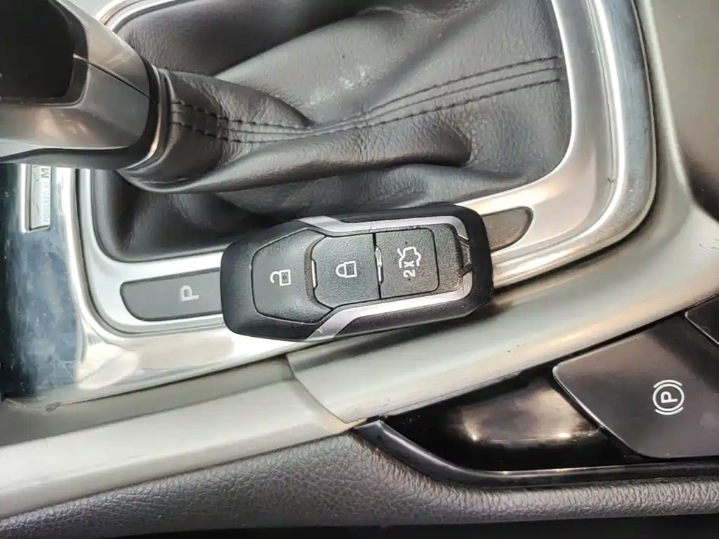 Ford Mondeo — миниатюра 9