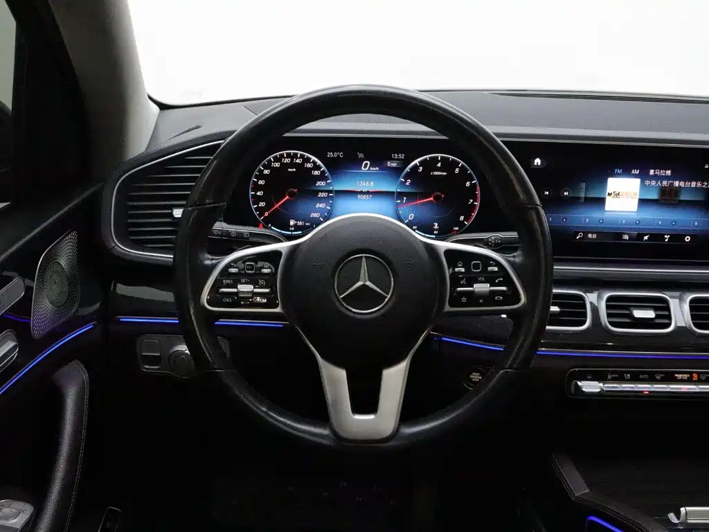 Mercedes-Benz GLE (Import) — миниатюра 38