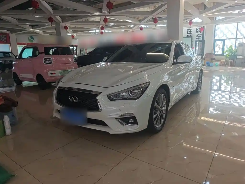 Infiniti Q50L