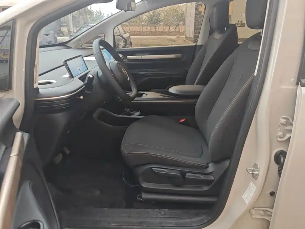 Baojun Yunduo — миниатюра 15