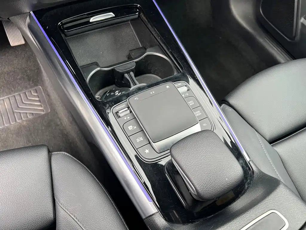 Mercedes-Benz GLA — миниатюра 12