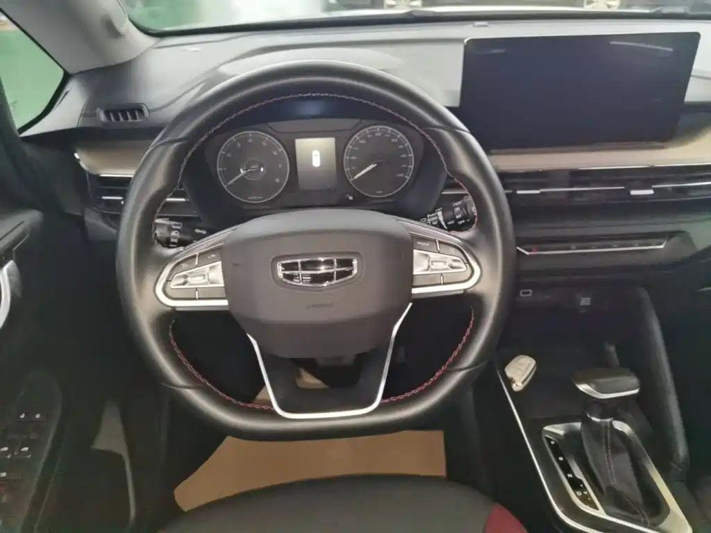 Geely Vision X3 — миниатюра 11