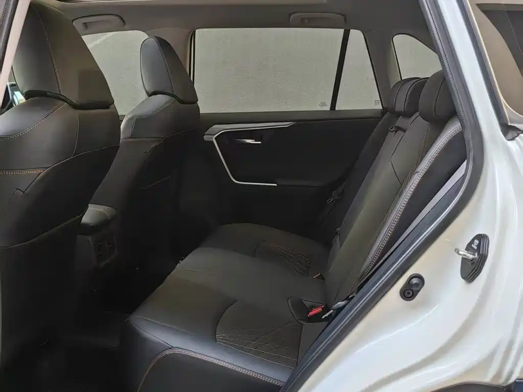 Toyota RAV4 — миниатюра 20
