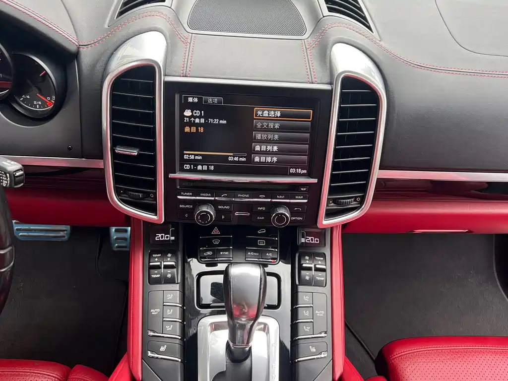 Porsche Cayenne — миниатюра 22