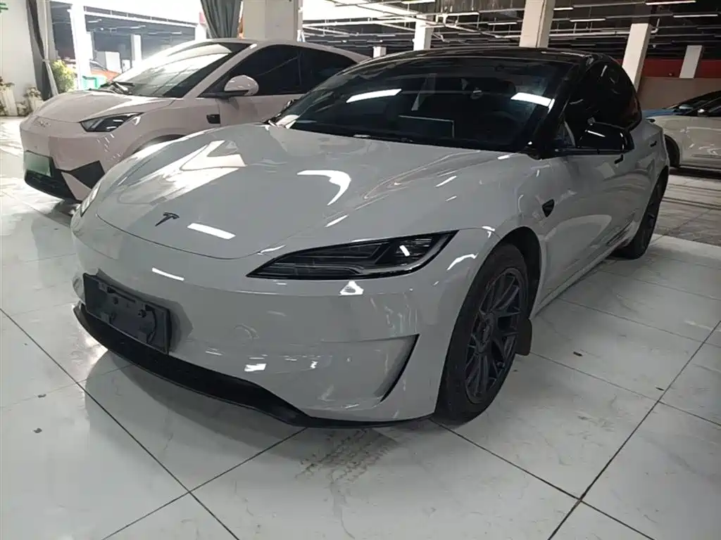 Tesla Model 3 2024
