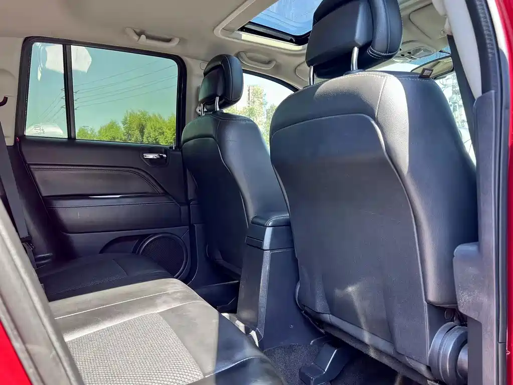 Jeep Compass (Import) — миниатюра 15
