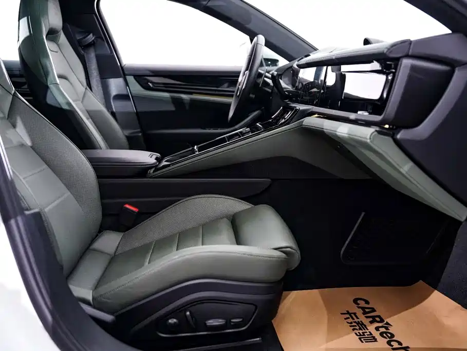 Porsche Panamera — миниатюра 22