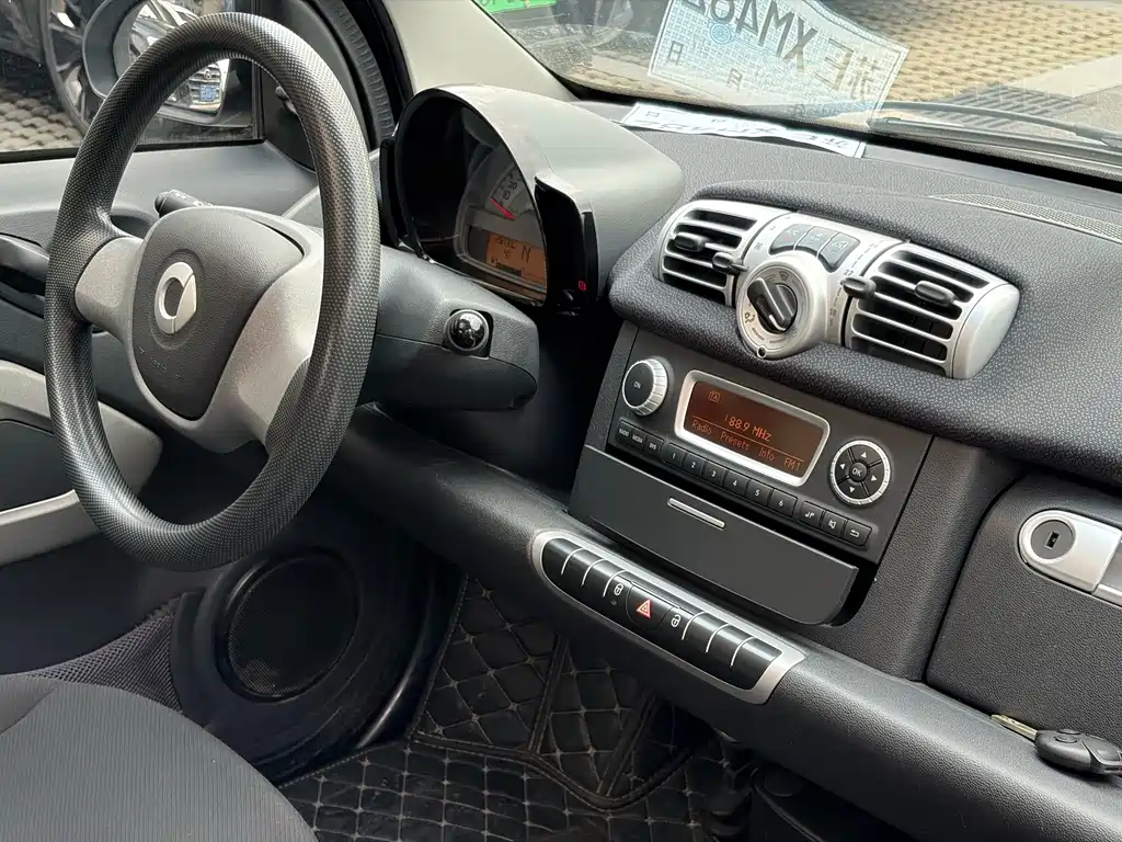 smart Smart Fortwo — миниатюра 12