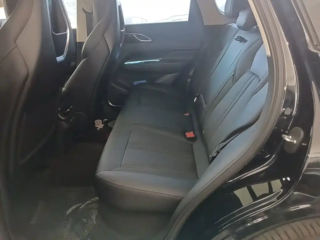 Hongqi Hongqi HS3 PHEV — миниатюра 17