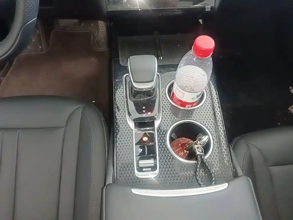 Hongqi Hongqi HS3 PHEV — миниатюра 14