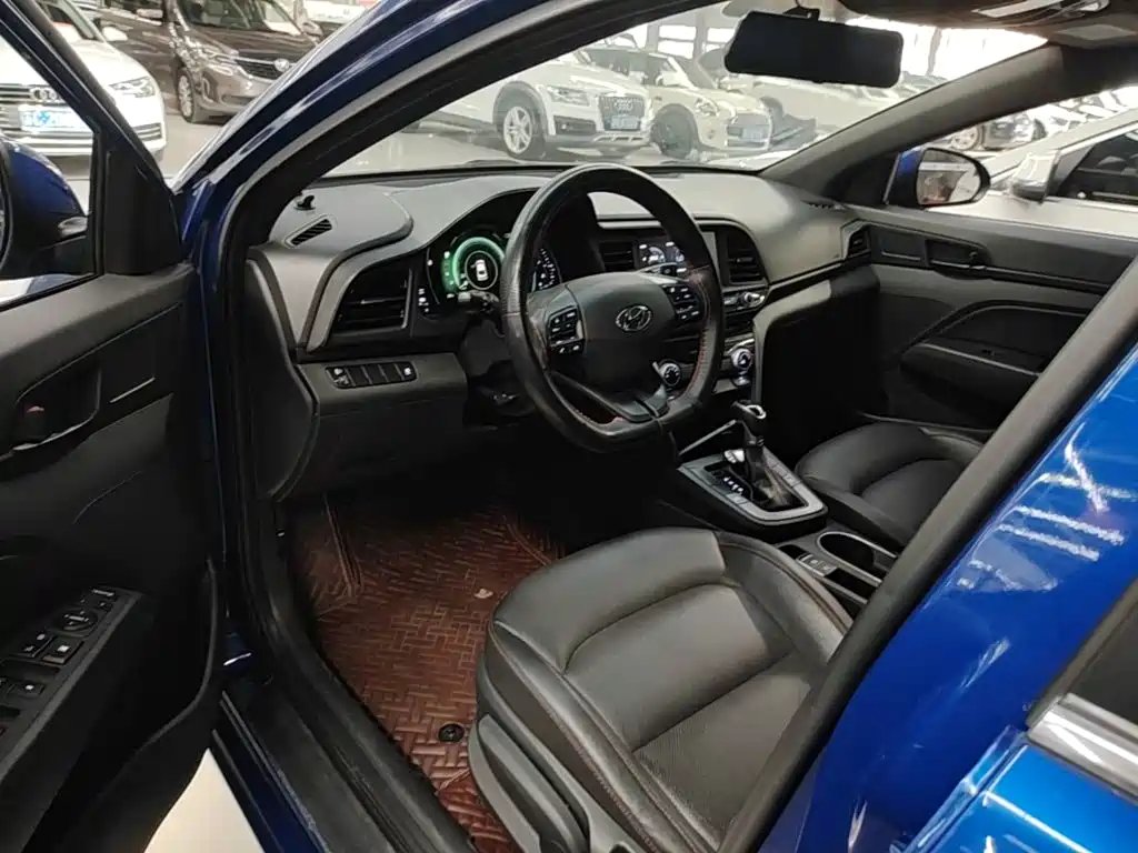 Hyundai Elantra — миниатюра 15