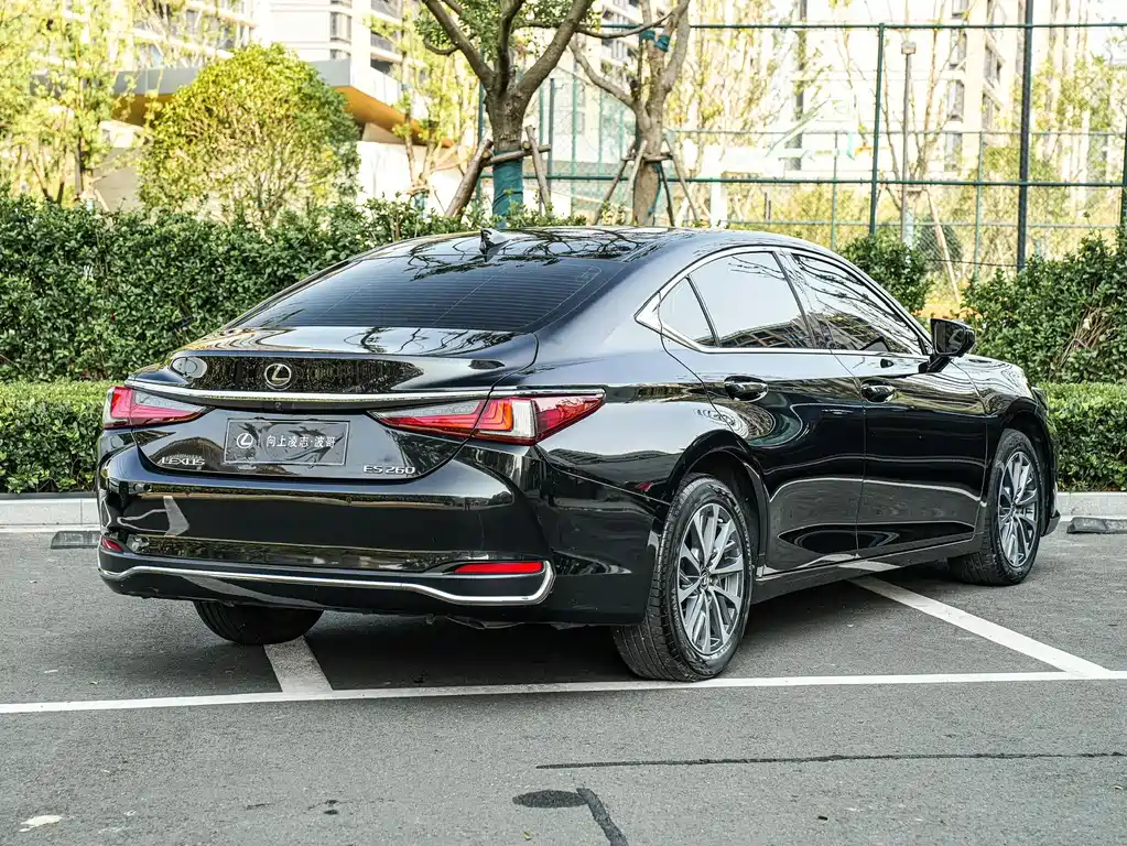 Lexus ES — миниатюра 4