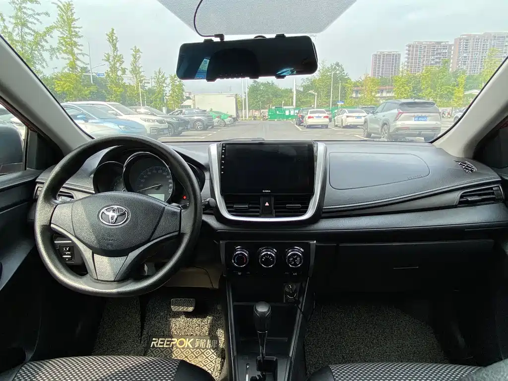 Toyota Yaris L — миниатюра 9