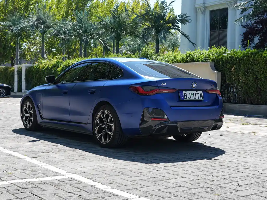 BMW i4 — миниатюра 7