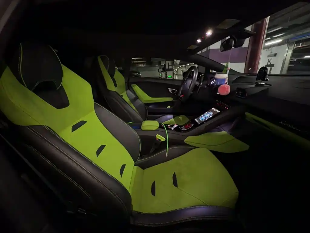 LAMBORGHINI HURACÁN