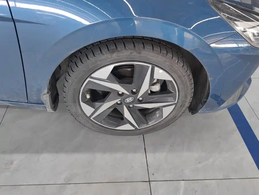 Hyundai Elantra — миниатюра 6