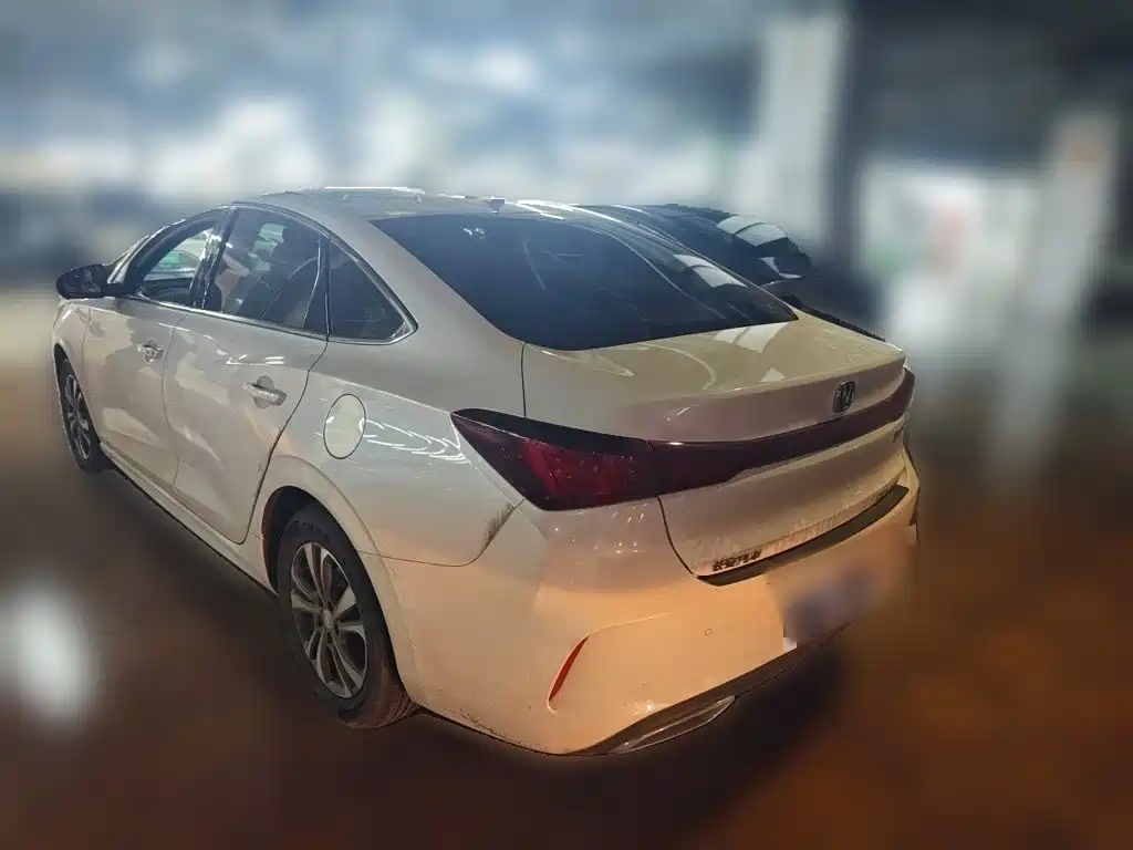Changan Eado — миниатюра 4