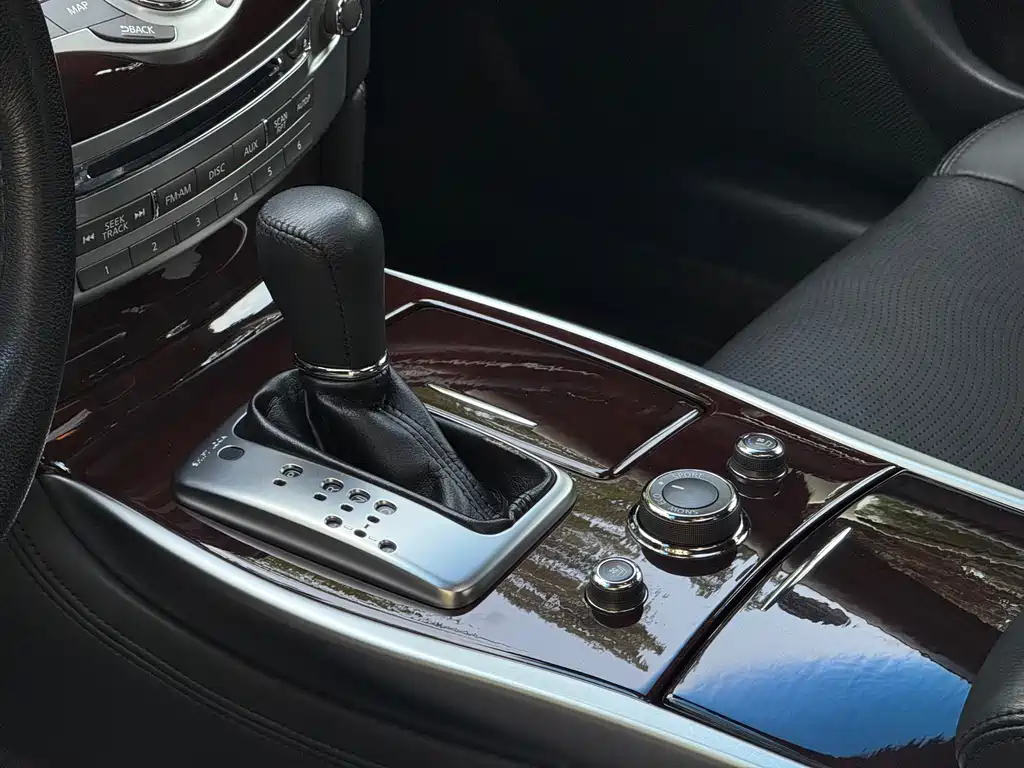 Infiniti Q70 — миниатюра 15