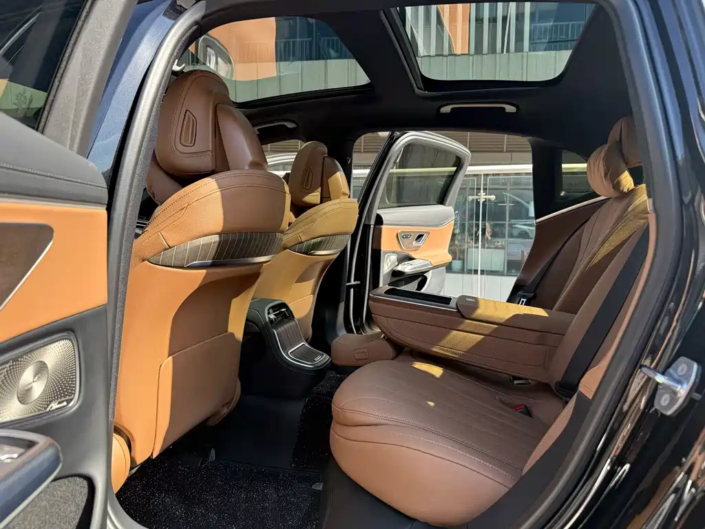 Mercedes-Benz E-Class New Energy — миниатюра 7