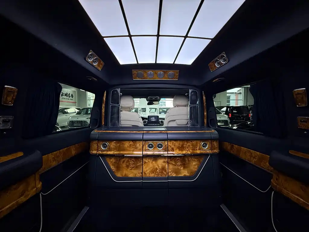 Mercedes-Benz V-Class — миниатюра 10