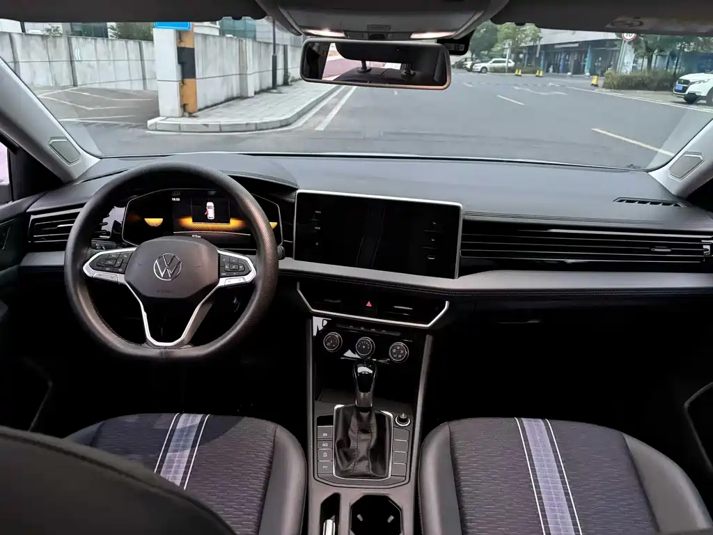 Volkswagen Sagitar 2026 L 300TSI DSG Luxury