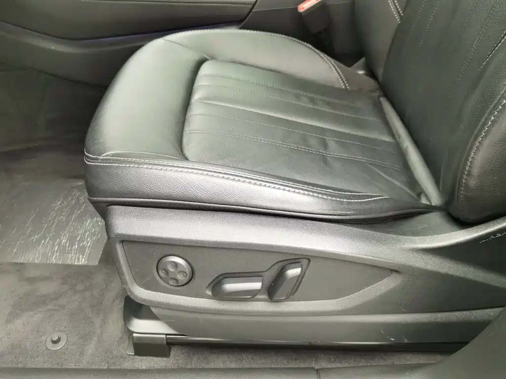 Audi Q5L — миниатюра 20