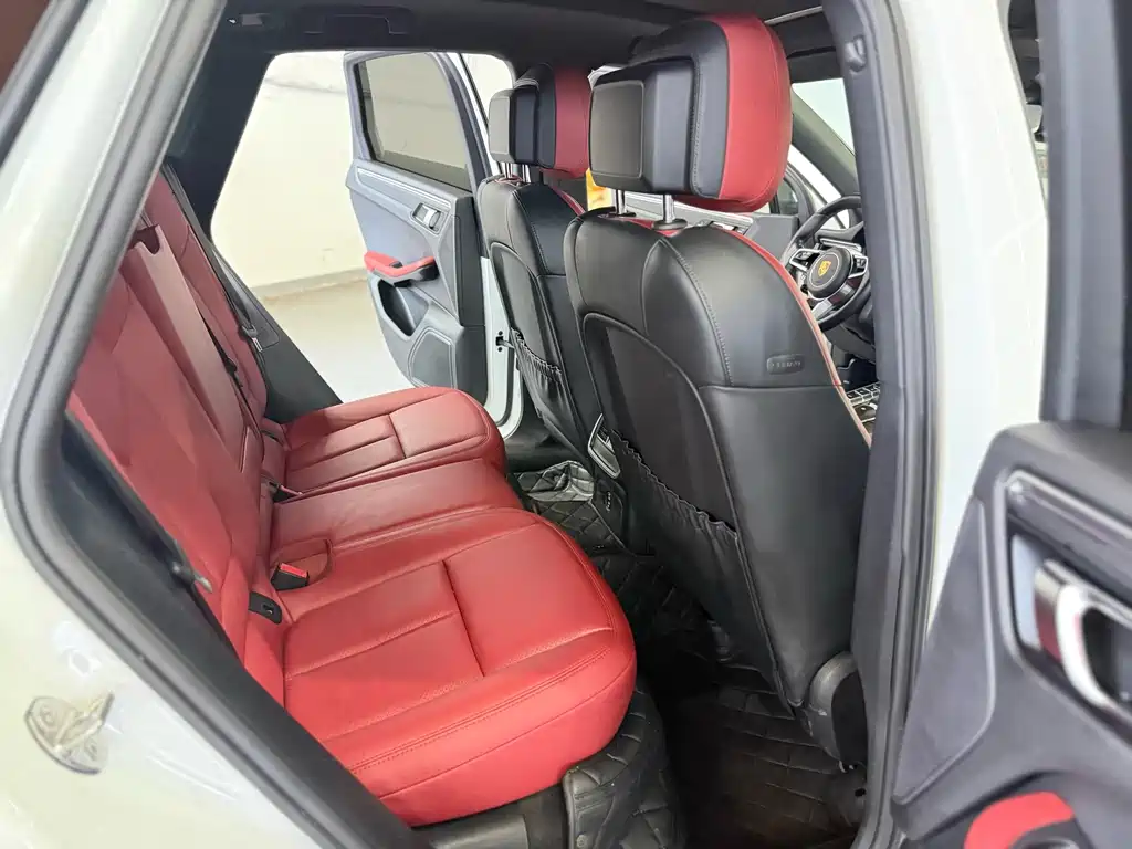 Porsche Macan — миниатюра 7