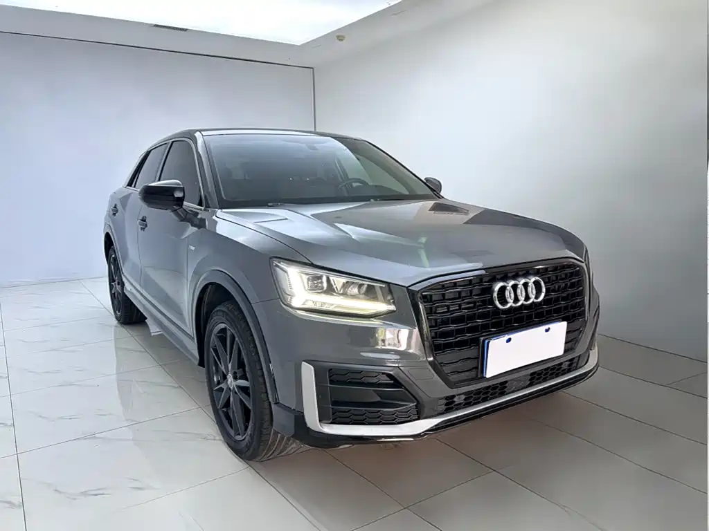 Audi Q2L 2021 35 TFSI Fashion