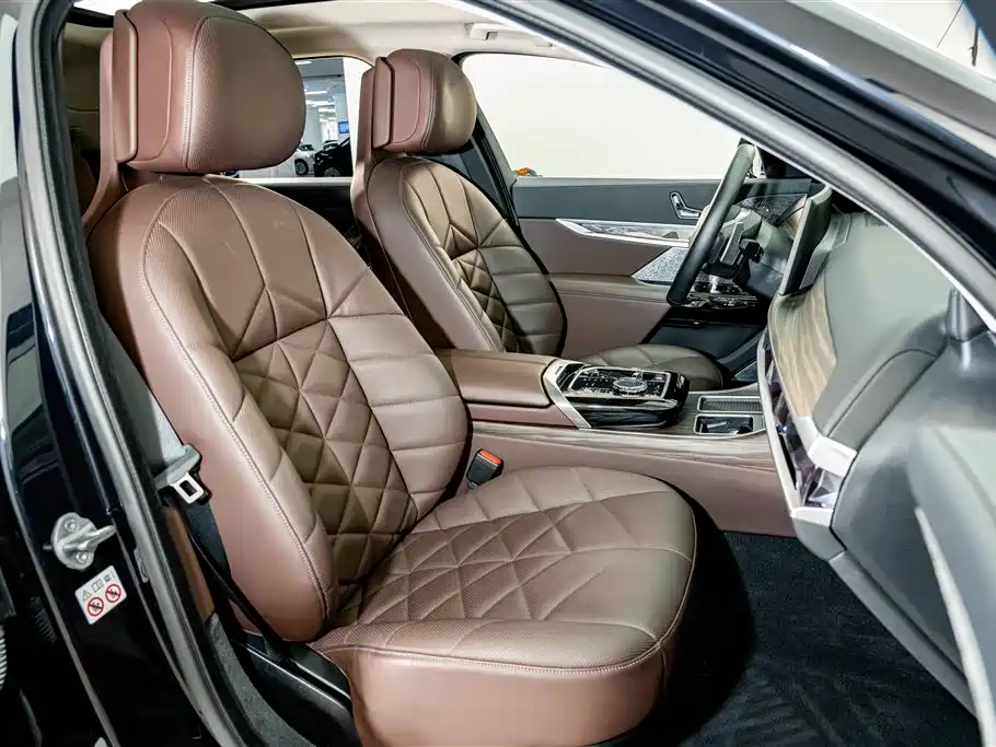 BMW 7 Series — миниатюра 19