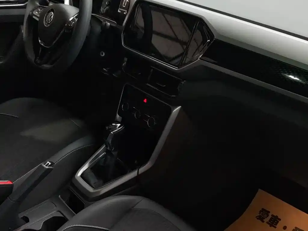 Volkswagen T-Cross — миниатюра 3