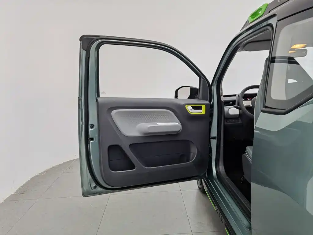 Wuling MINIEV — миниатюра 8