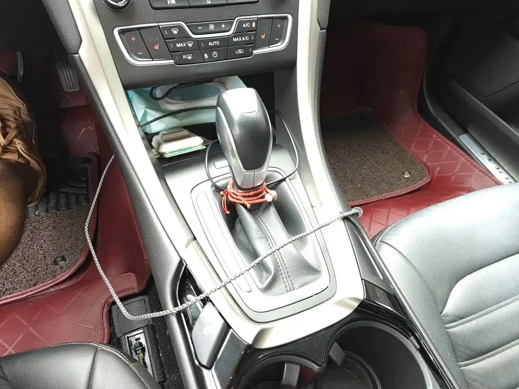 Ford Mondeo — миниатюра 15