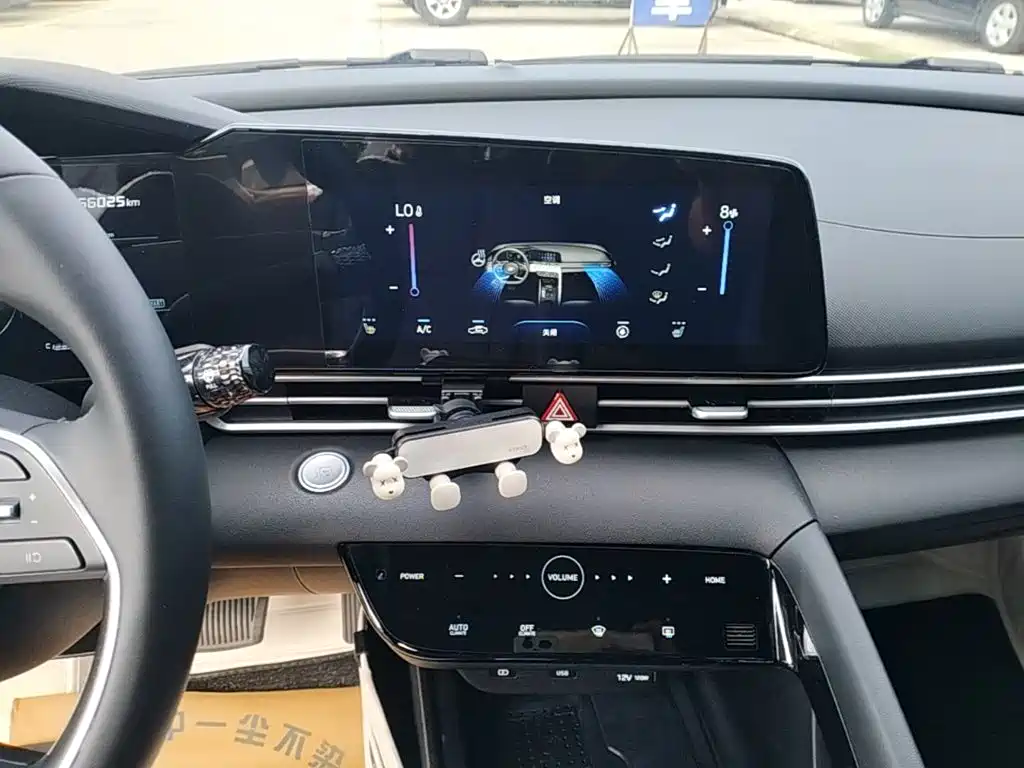 Hyundai Elantra — миниатюра 13